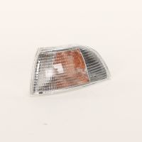 Indicatore di direzione anteriore sinistro con presa di corrente