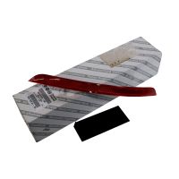 Riflettore rosso nel paraurti sinistro