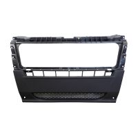 Paraurti anteriore grigio medio con griglia