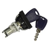 Serratura del bagagliaio con chiave