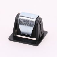 Tappetino isolante del cofano a morsetto