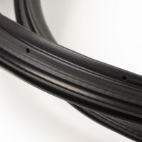 Gomma del profilo lasciata alle spalle