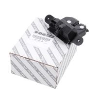 Meccanismo di chiusura e apertura della porta posteriore