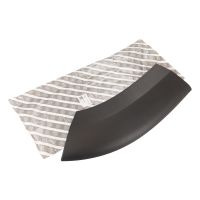 Striscia decorativa nera sul passaruota anteriore destro