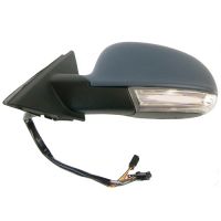 Specchietto elettrico a soffietto sul lato sinistro