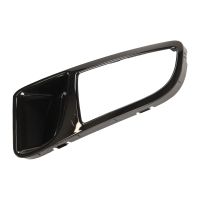 Tappo di copertura sul paraurti anteriore lato sinistro