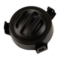 Tappo di copertura nero in basso a sinistra all'angolo del paraurti anteriore