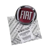 Emblema sul paraurti anteriore FIAT